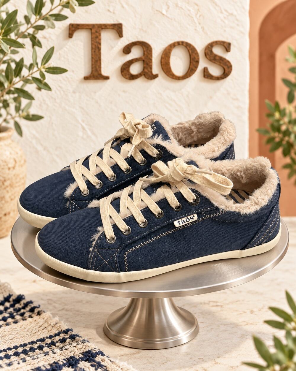Taos Starline Navy Faux Fur Lined Canvas Sneakers Women’s 9 STN-12844